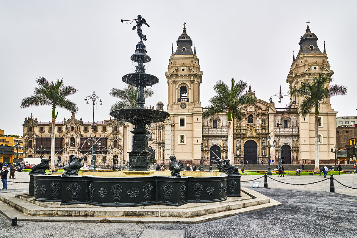 _RGN3024 - Lima - Plaza Mayor (Plaza de Armas) - Kathedrale.jpg